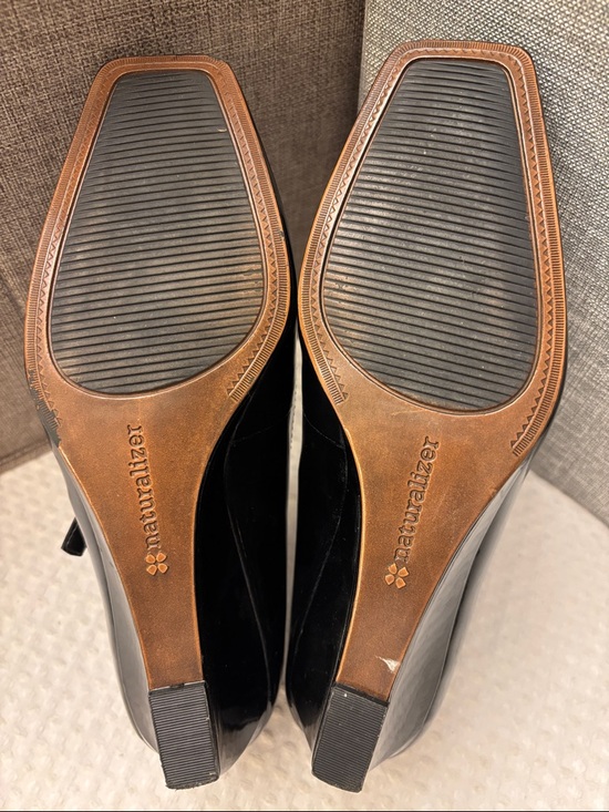 Naturalizer Beckon 8M Black Patent T-Strap Mary Jane Wedge Heels Pumps Classic - Picture 7 of 13